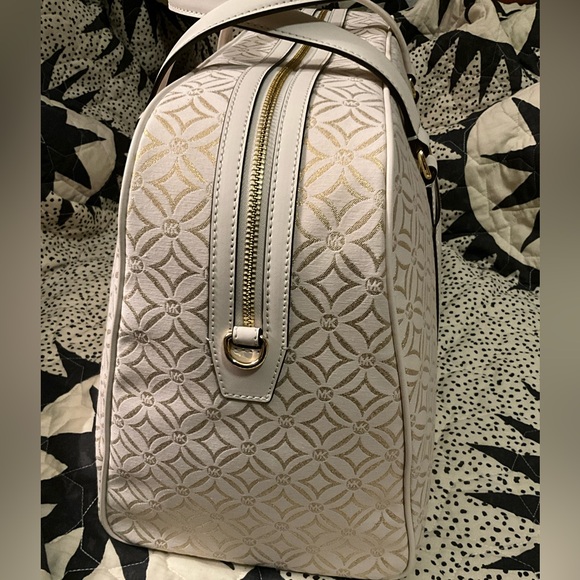 NWT Michael Kors • Jet Set Travel XL Metallic Logo Jaquard (light cream) - Picture 10 of 15